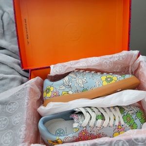 Two Pairs Never worn Tory Burch